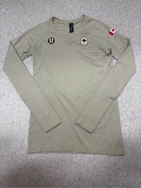 lululemon athletica NWOT Light Olive Crew Neck Performance Top